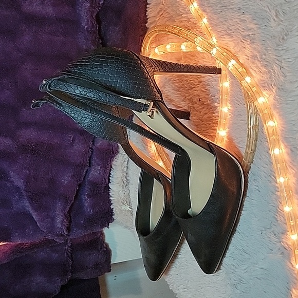 Call it Spring heels - Picture 2 of 8